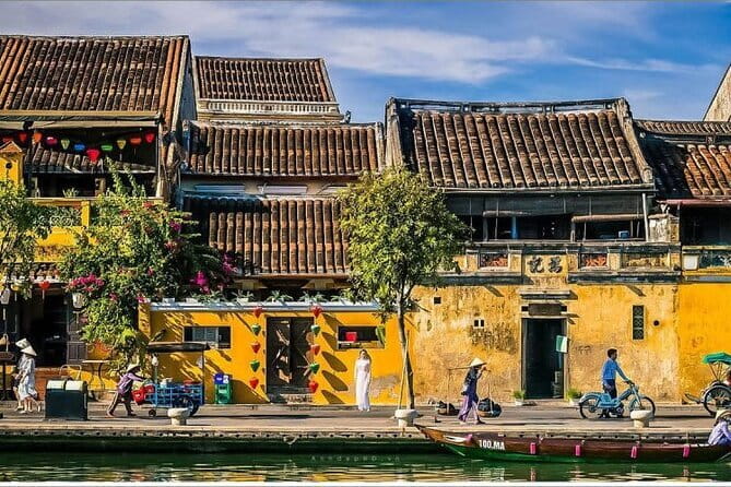 11-Day Itinerary through Vietnam: From North to South | Top 1 - Ben Tre shows the Mekong through waterways and workshops