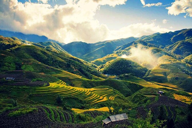 15-Day Tour to Explore Vietnam - Hai Van Pass and old Hoi An