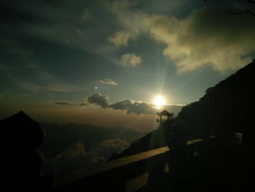 2-Day Fansipan Mountain Trek - Indochina's Highest Peak - Fitness, age, and who should book