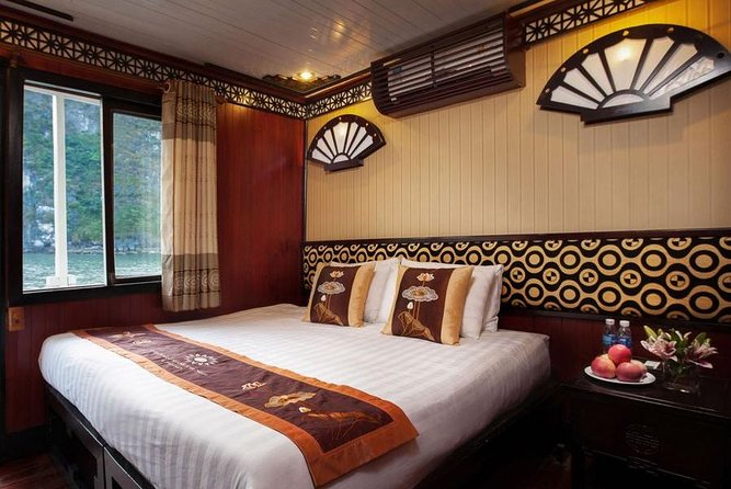 2-day Ha Long Bay Cruise included Transfer, Kayking and Swimming - Ti Top Island, with swimming or a short hike