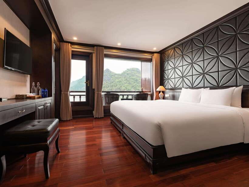 2-Day: Halong Lan Ha Bay 5 Stars Cruises w/Balcony & Bathtub - Dark and Bright Cave by kayak or bamboo boat