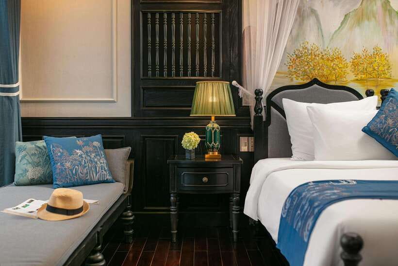 2-Day: Halong Lan Ha Bay 5 Stars Cruises w/Balcony & Bathtub - Dinner at anchor in Lan Ha Bay