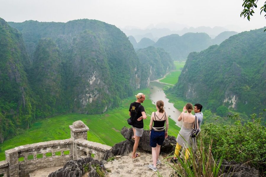 2 Day Ninh Binh: Hoa Lu/Bai Dinh- Trang An/Tam Coc- Mua Cave - Cycling to the market shows everyday Ninh Binh