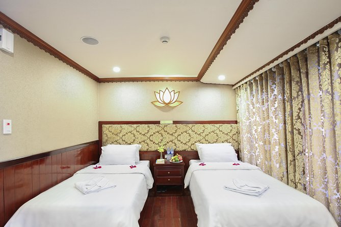 2-Day Oriental Sails Junk Cruise of Halong Bay - Sung Sot Cave and the busy side of Halong Bay