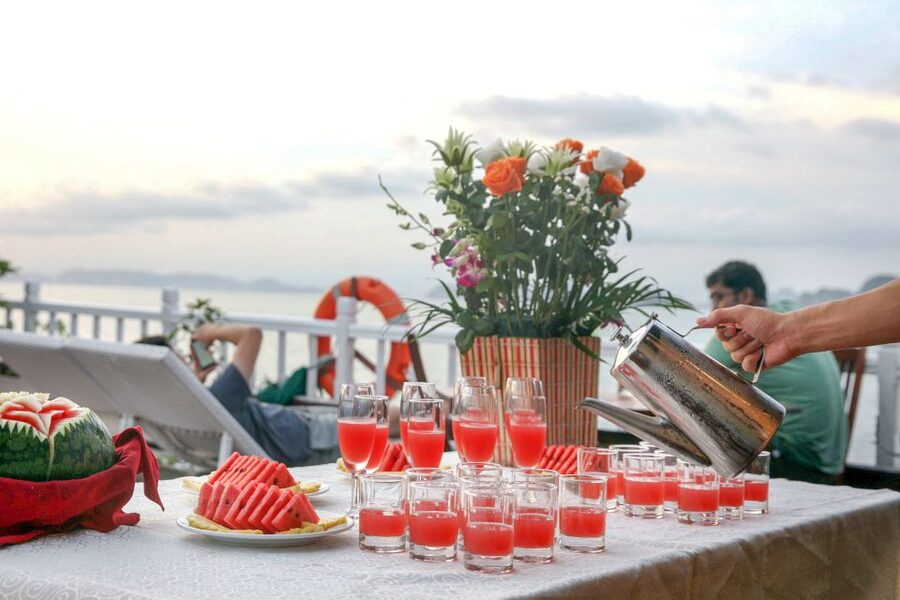 2-Day Royal Palace Ha Long Bay & Ti Top Island Cruise - Ti Top Island and the climb for the classic panorama