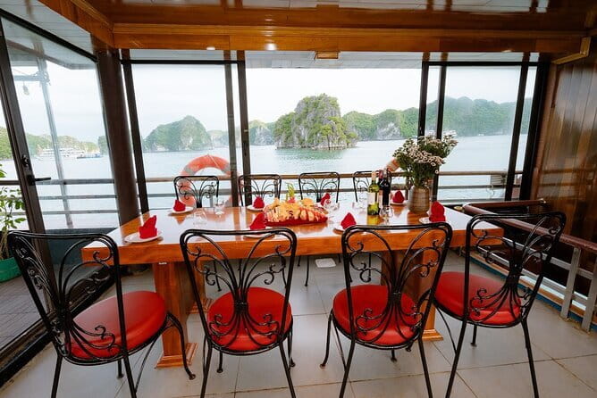 2 Days 1 Night Lan Ha, Ha Long Bay Tour With Licensed Guide - Guides, languages, and group size
