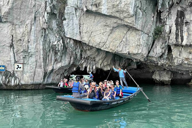 2 Days 1 Night Overnight on Cruise in Halong Bay - Sunrise, Tai Chi, and breakfast on day two