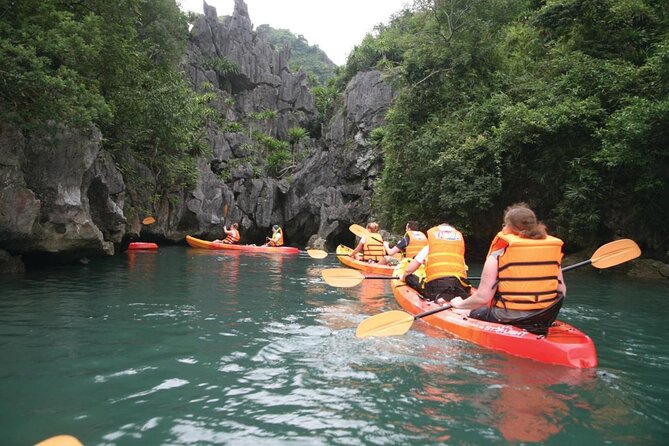2 Days 1 Night Overnight on Cruise in Halong Bay - Surprising Cave and the final morning activities