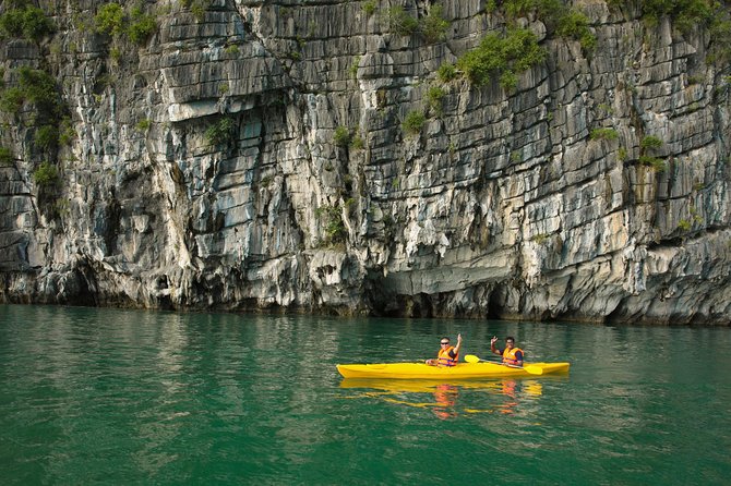 2 Days Halong Bay - Halong Sapphire Cruise - What the guide and group setup are like