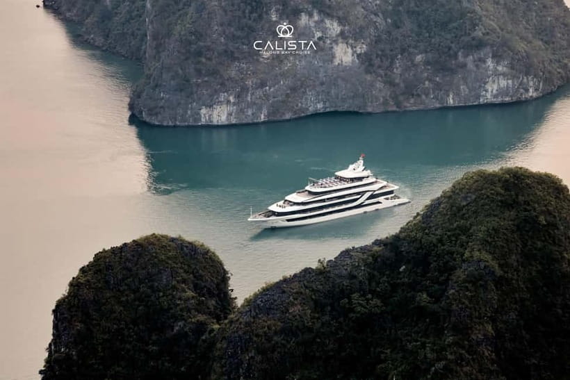 2D1N Halong Bay 6-Star Cruise: Fine Dining, Cave & Kayaking - Sung Sot Cave and the first afternoon ashore