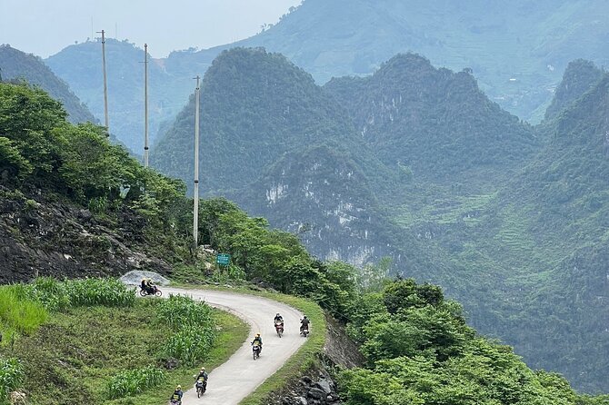 2D1N LOOP TOUR WITH EASYRIDERS 150CC (small group 5-10 PAX) - Day one: Ha Giang to the northern mountain towns
