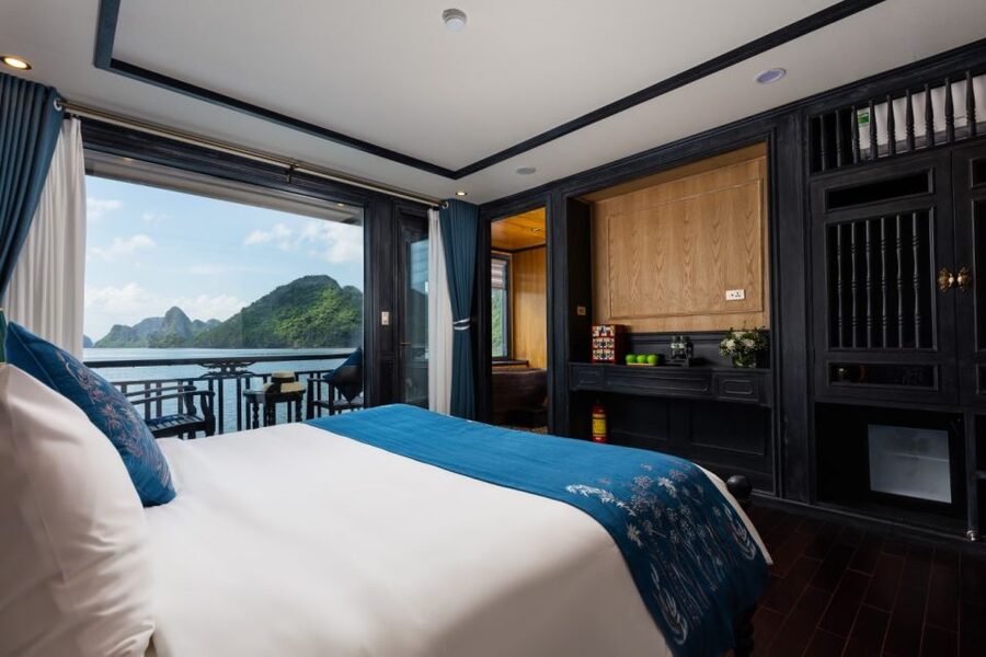 3-Day 2-Night Lan Ha Bay 5-Star Cruise - Food, vegetarian meals, and onboard service