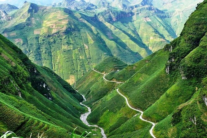 3-Day Ha Giang Loop Tour (small group with easy rider) - Day 2: Nho Que River and the famous Ma Pi Leng Pass
