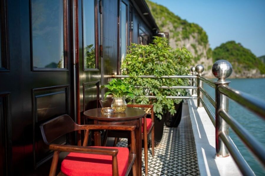 3 Day Hanoi - Ninh Binh - Halong Bay 5 Star Cruise & Balcony - Guides, coordination, and the practical side