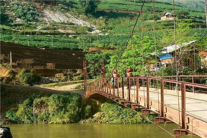 3-Day Trekking Adventure of Sapa from Hanoi - Stay Ta Van Village - What the guide adds to the experience