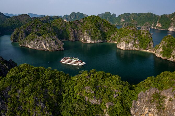 5-Day North Vietnam: Hanoi -Halong Bay -Ninh Binh-Sapa from Hanoi - Day 4: Cruising through Halong Bay