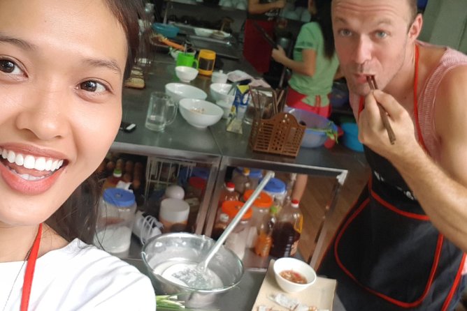 5 Traditional Dishes Hanoi Cooking Class with Market Trip - Cooking five Hanoi staples
