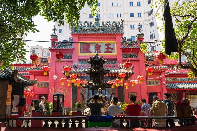 8 days 360° Vietnam Adventure from Hanoi - Hanoi starts with temples, prison history, and a lake walk