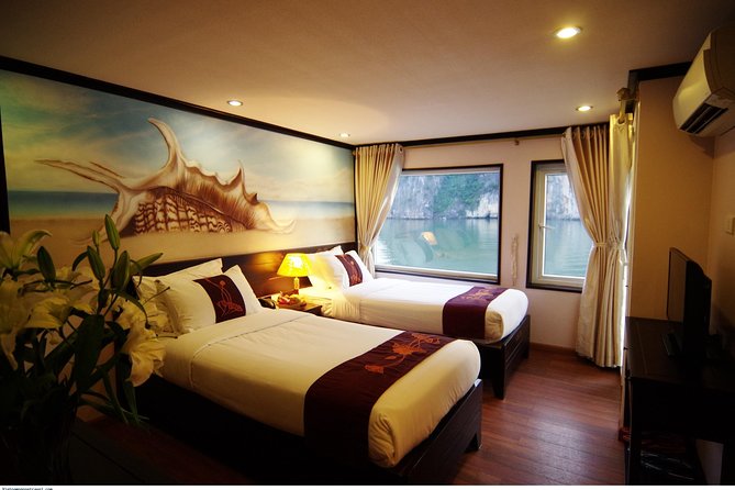 Bai Tu Long bay Luxury Cruise 2D/1N: Less touristy places, Kayaking, full meals - Evening onboard: dinner, tai chi, and a cooking class