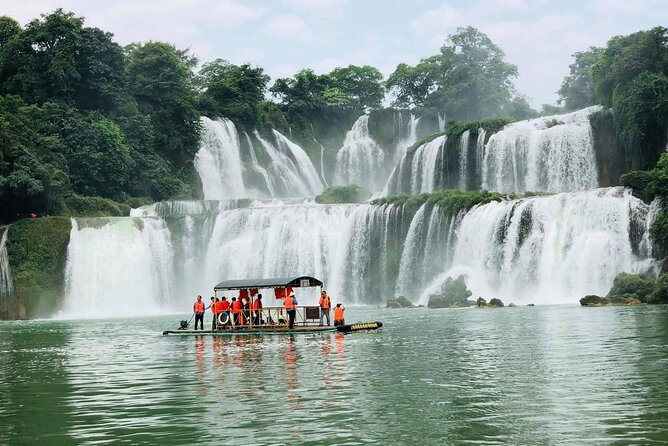 Ban Gioc Waterfall 1,2,3 days - Daily tour/Open tour/Private tour - Nguom Ngao Cave, the first major stop