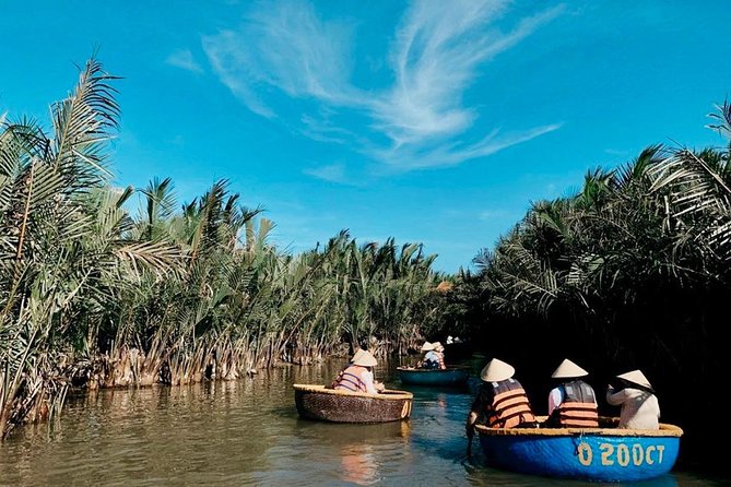 Basket Boat Tour, Hoi An city, boat trip and lantern release - Cam Thanh and the bamboo basket boats