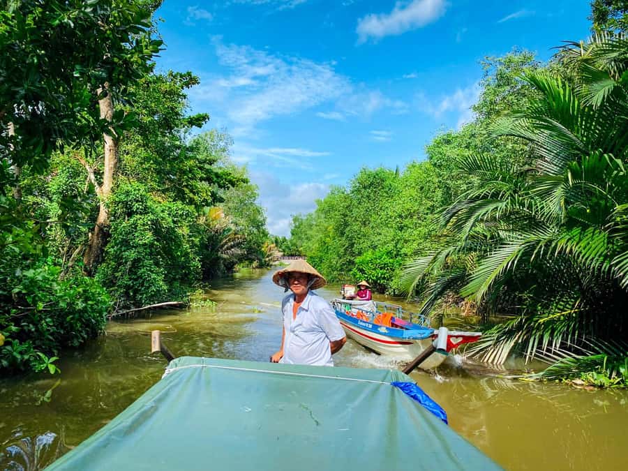 Can Tho: A Real Mekong Tour, Floating Market, Cacao & Life's - The 9-Cua family rice noodle house