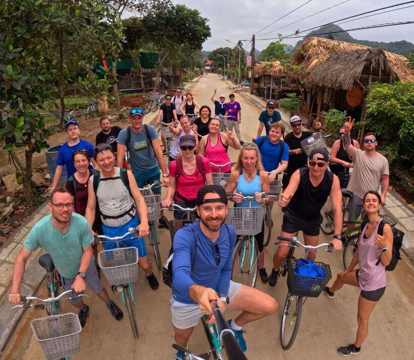 Cat Ba: Lan Ha, HaLong bay full day- biking, kayaking, lunch - The cave visit and the current kayaking change