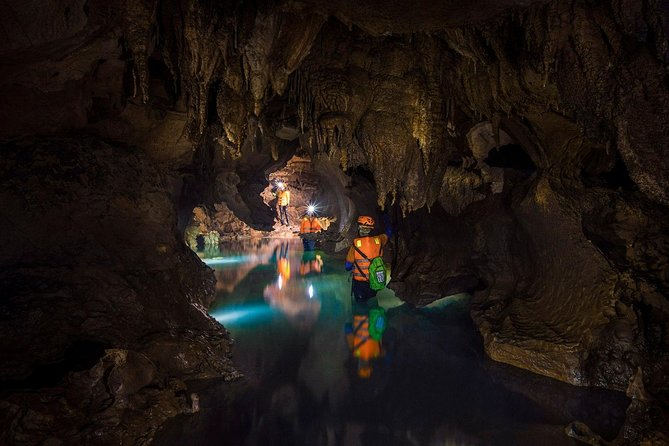 Cha Loi Cave 1 day like Tazan in the Jungle - The 4-kilometer route inside Cha Loi Cave