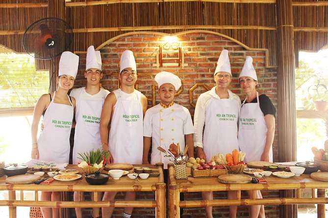 Cooking Class Hoi An:Local Market, Basket Boat, Fishing & Cooking - Trying net fishing and crab catching