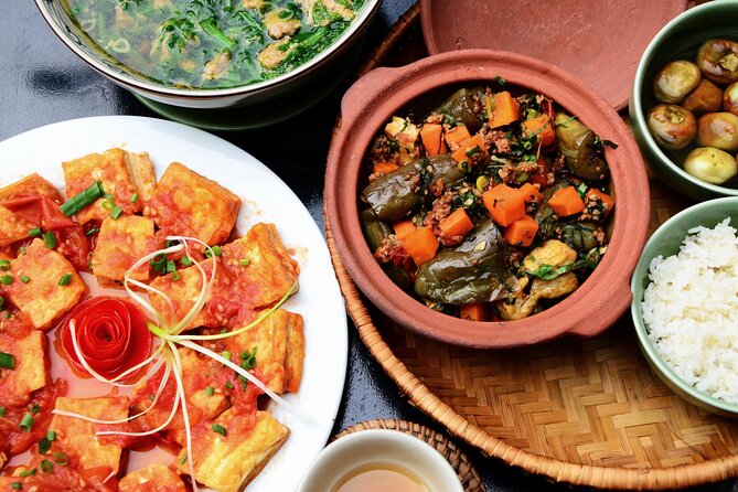 Cooking class with market visit - Learning the reasons behind Vietnamese food