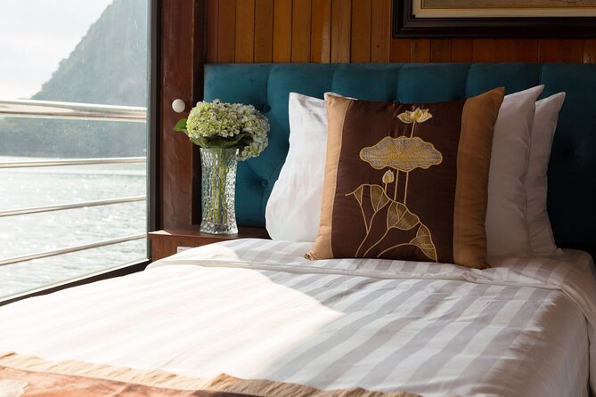 CozyBay Boutique 2D1N Kayak, Swiming ,Titop, Cave, Expressway way - Food, service, and the small-group advantage