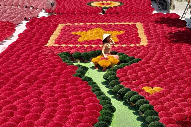 Craft Village Tour (Quang Phu Cau, Bat Trang, Chuong Conical,...) - Quang Phu Cau, where incense becomes the main event
