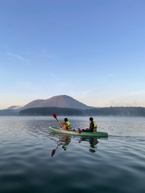 Da Lat: Tuyen Lam Lake Kayak or SUP Tour - Who will enjoy this paddle most