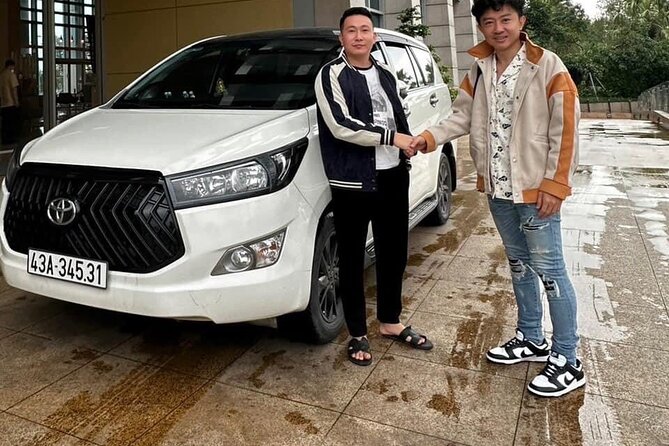 Da Nang Airport to Da Nang hotel by private car or vice versa - What happens at the pickup point