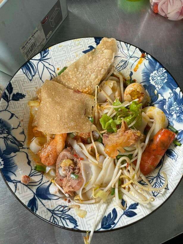 Da Nang City Street Food Private Tour With Local Students - Restaurant comfort or real street food?