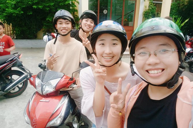 Da Nang Food Tour by Motorbike - Guide Style and Group Size