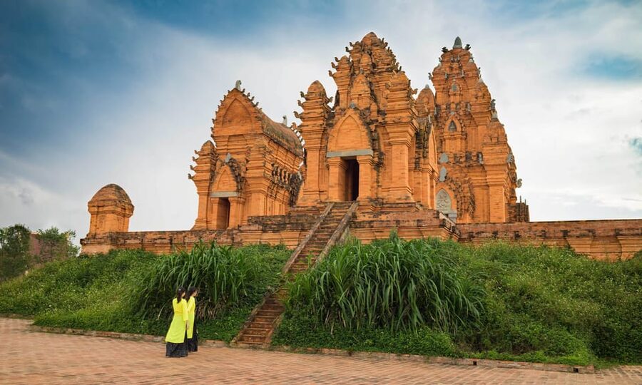 Da Nang: Full-Day My Son Sanctuary Tour - Lunch is separate, and that affects the value