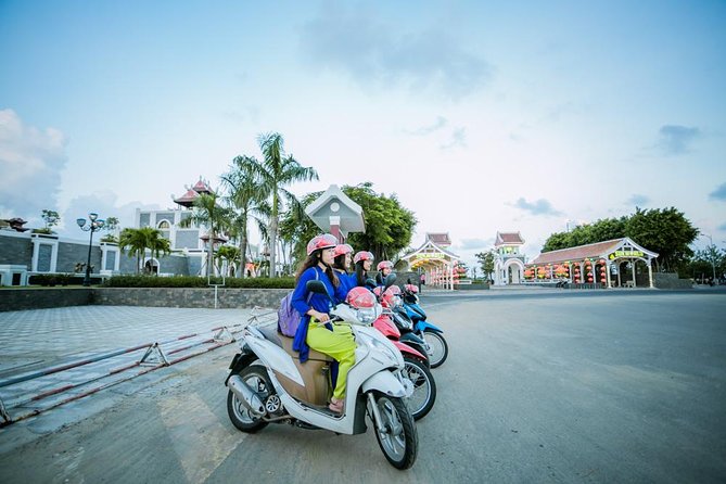 Da Nang Night Motorbike Tour & River Cruise Riding By Lady Rider - Dragon Bridge and the best night to go