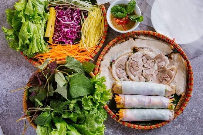 Da Nang Street Food Private Tour With Local Students - Choosing between luxury restaurants and local street food