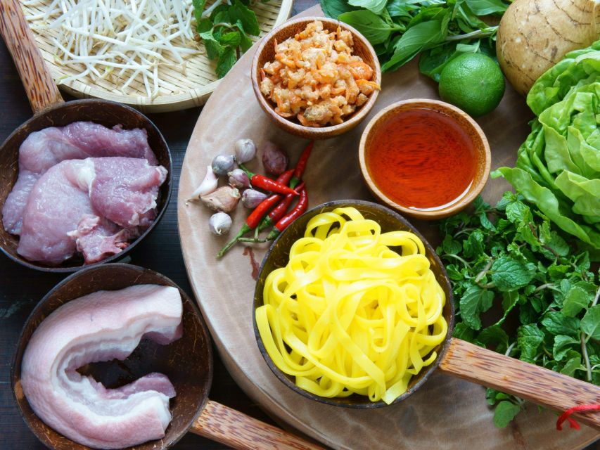 Dalat: Home Cooking Class with Central Market Tour - Choosing one starter and two main dishes