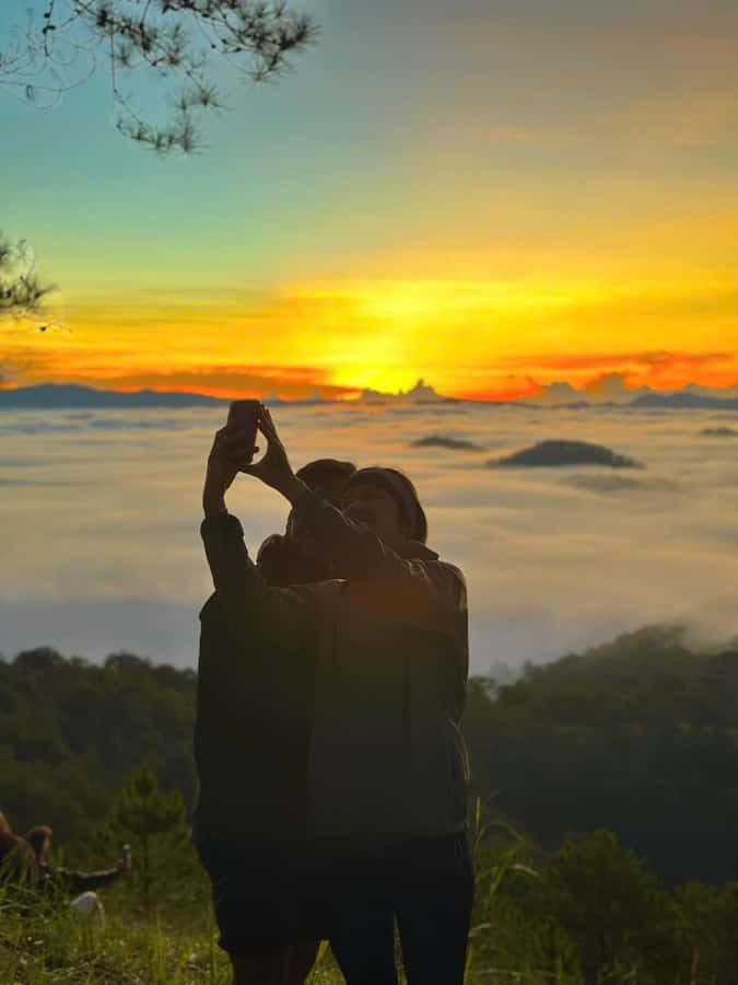 Dalat: Sunrise Trekking and Cloud Hunting experience - The forest walk before sunrise