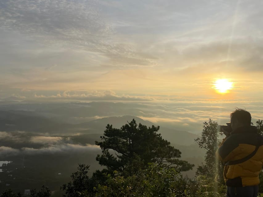 Dalat: Sunrise Trekking and Cloud Hunting experience - The optional SUP and kayaking extension