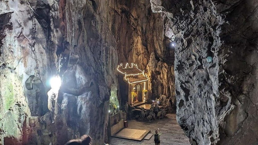 DaNang/HA: Lady Buddha, Marble Mountain & Am Phu Caves Tour - Am Phu Cave and the Buddhist underworld
