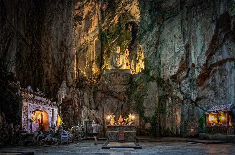 DaNang/HA: Lady Buddha, Marble Mountains, Am Phu Cave Tour - Non Nuoc stonework and the foot of Marble Mountains