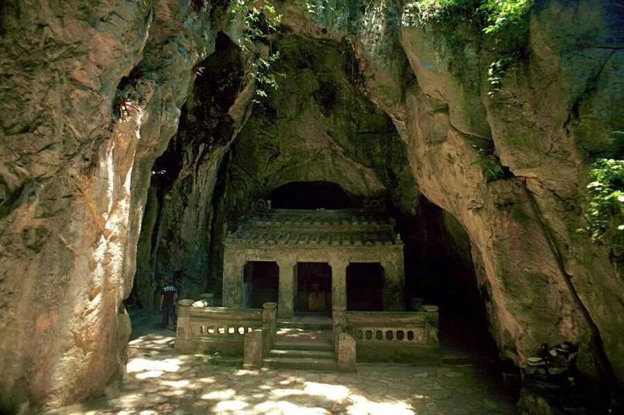 Danang: Hoi An, Marble Mountains or Bay Mau Coconut Forest - Marble Mountains: caves, temples, and 108 steps