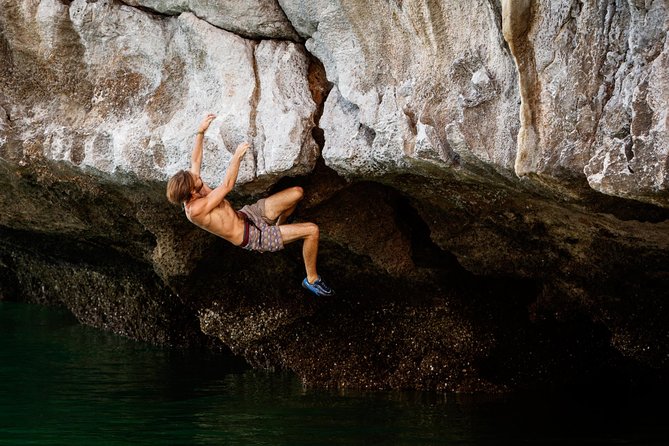 Deep Water Solo - What Happens at the Meeting Point and on the Water