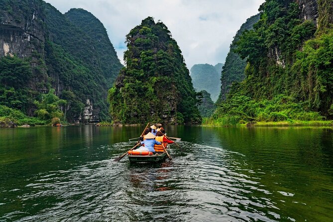 Discover Trang An Natural World Heritage, Bich Dong Pagoda, Cycling Day Tour - Returning to Hanoi after a full day