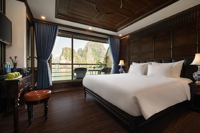 Doris Cruise 5 star cruise 3 days visiting Halong - Lan Ha Bay - The ship name issue deserves attention