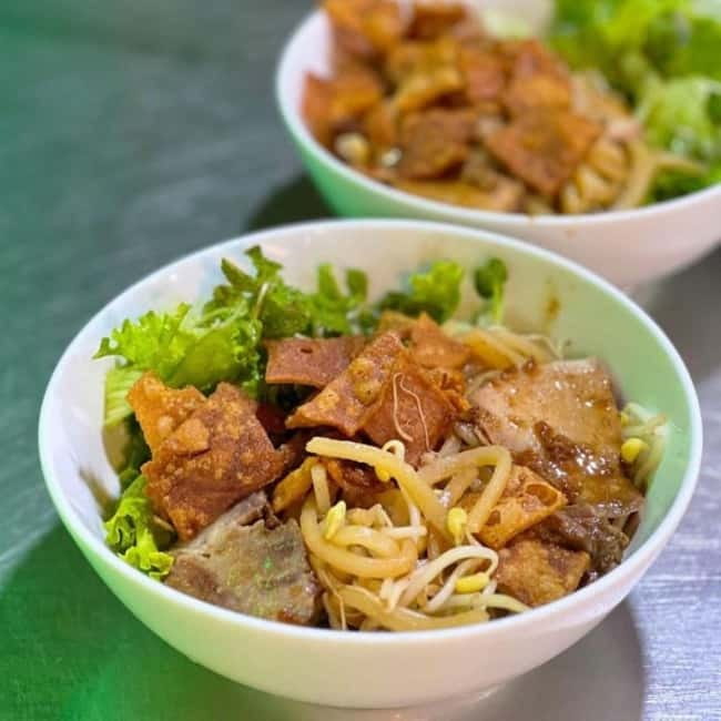 Eat Like a Local – Hoi An Evening Food Tour - Five or six dishes, with enough for dinner