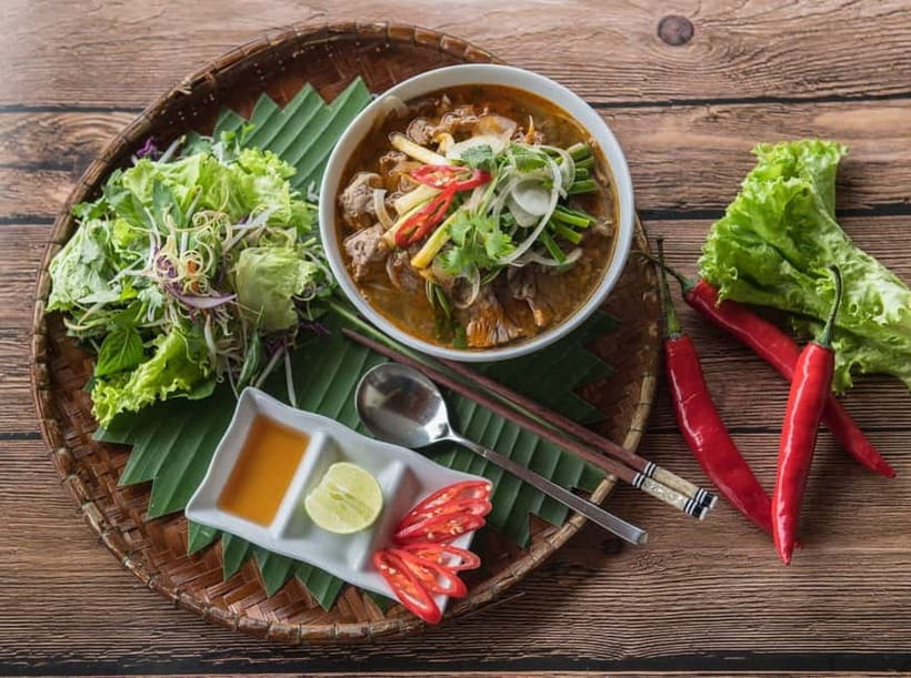 Eat like a local with a local - Walking Tour - Seven dishes, and possibly a few more